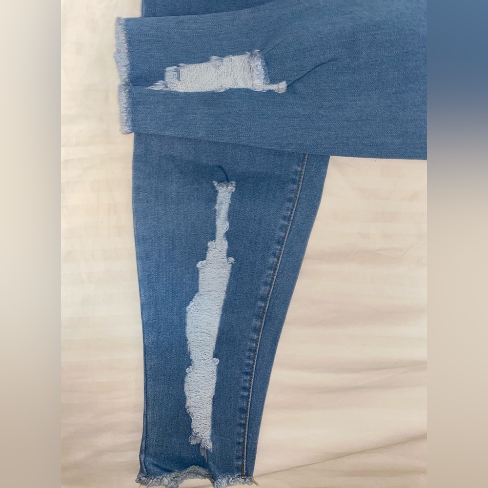 Jean - Picture 2 of 3